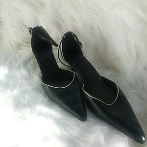 Ann Taylor loft blue and white heel